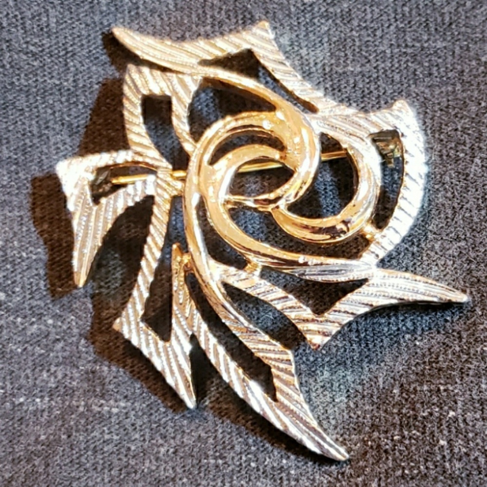 Vintage Sarah Cov Silver Tone Abstract Floral Pin
